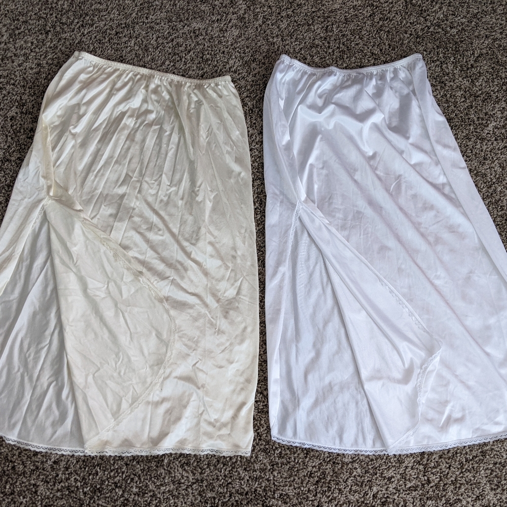 Lot of 2 vintage Vanity Fair long half slips M